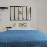 Pelícano Seville Apartments