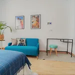Pelícano Seville Apartments