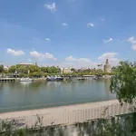 Riverwalk Suites - Puente Triana