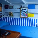 Tu Casa Flotante En Sevilla! Barco En Alquiler En El Guadalquivir