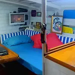 Tu Casa Flotante En Sevilla! Barco En Alquiler En El Guadalquivir