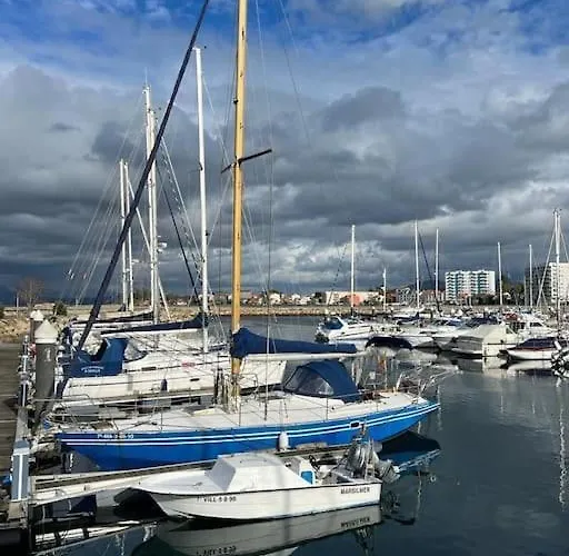 Tu Casa Flotante En Sevilla! Barco En Alquiler En El Guadalquivir