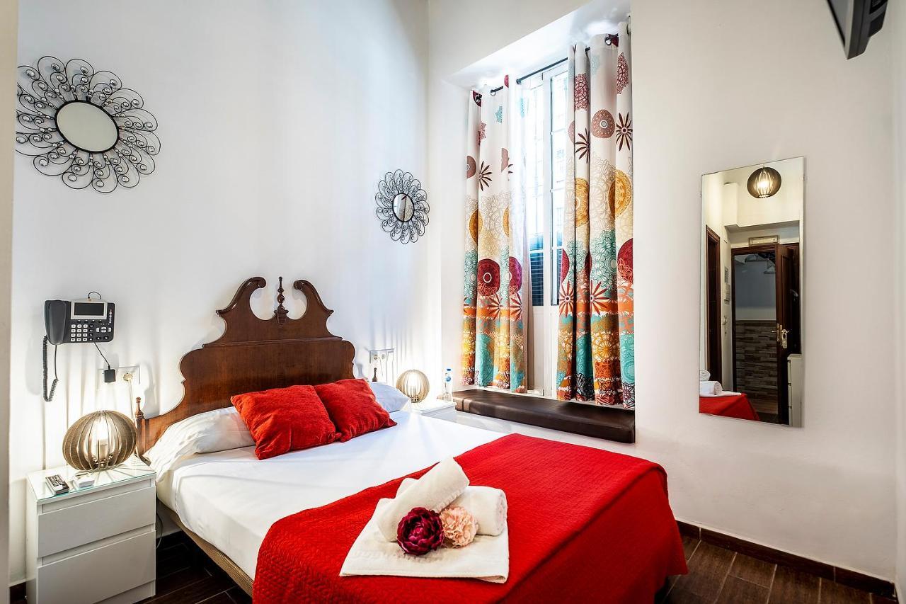 Guest house Noches De Triana 2*