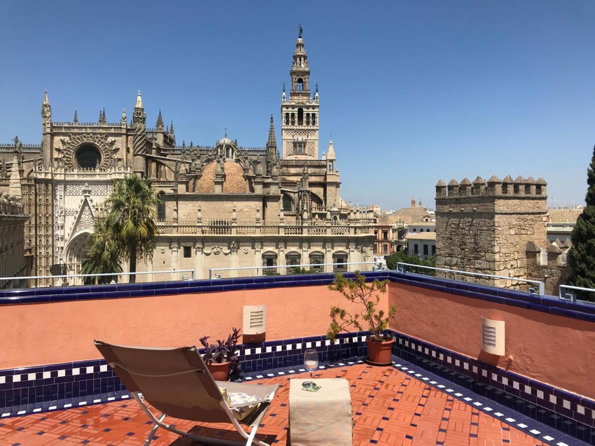 Magno Santo Tomas Sevilla