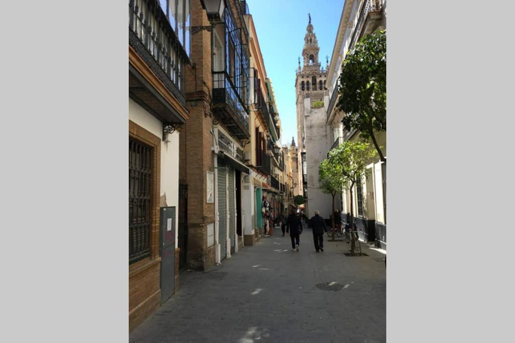1 Minute From Cathedral. Feel The Heart Of Sevilla