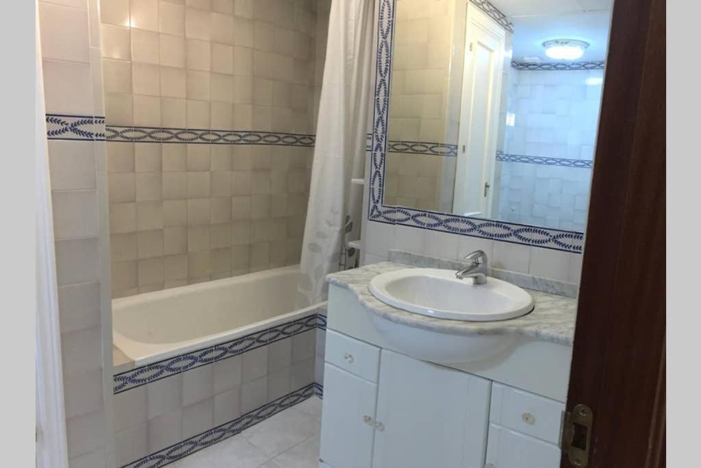 1 Minute From Cathedral. Feel The Heart Of Apartamento Sevilla