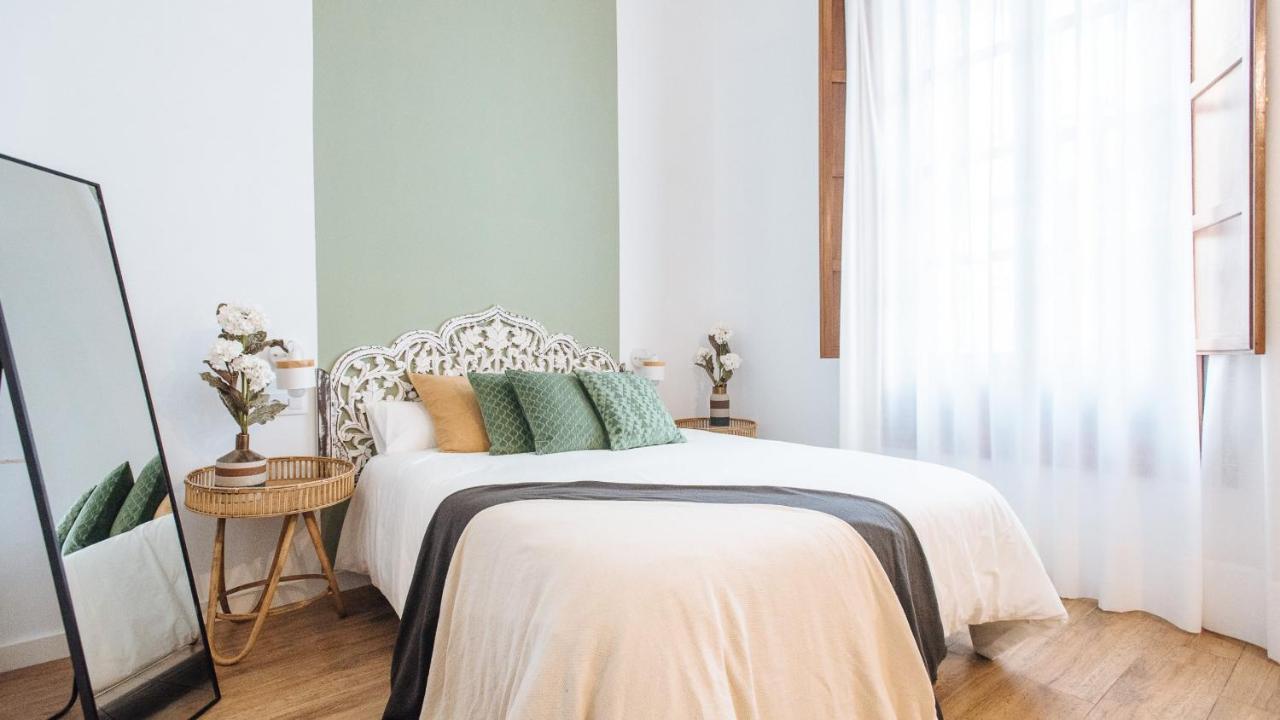 Lola De Triana Seville