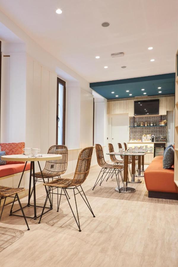 U-sense Centro 3*