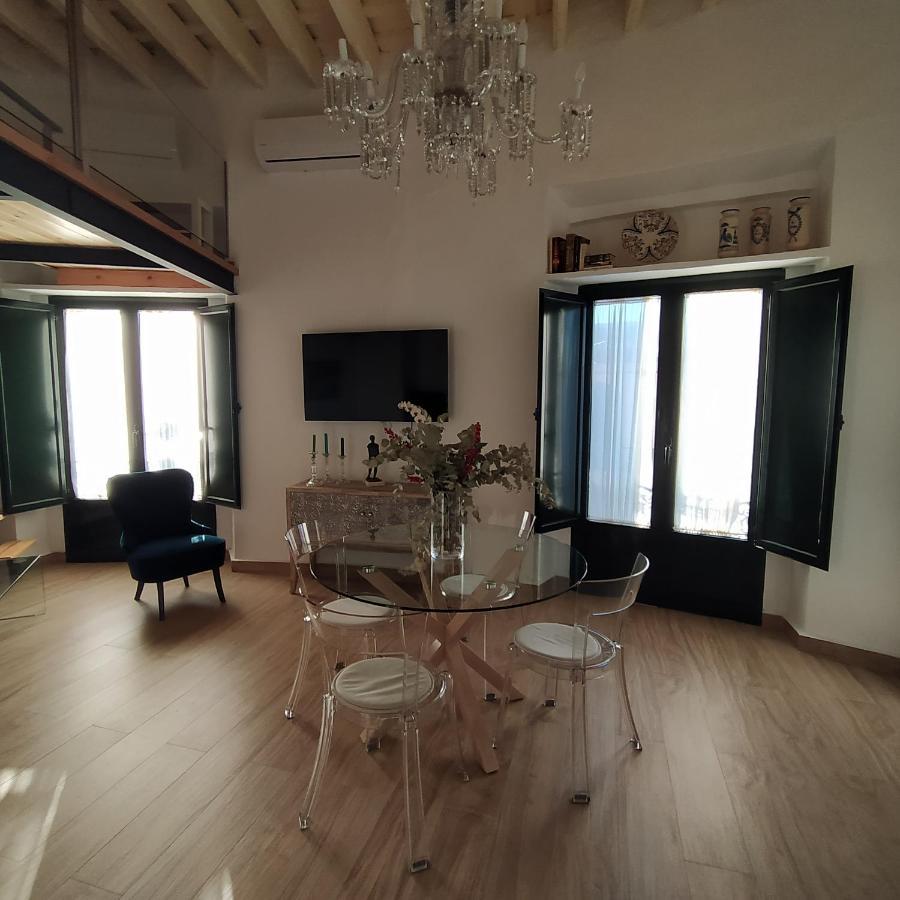 Casa Mora Triana Apartamento *