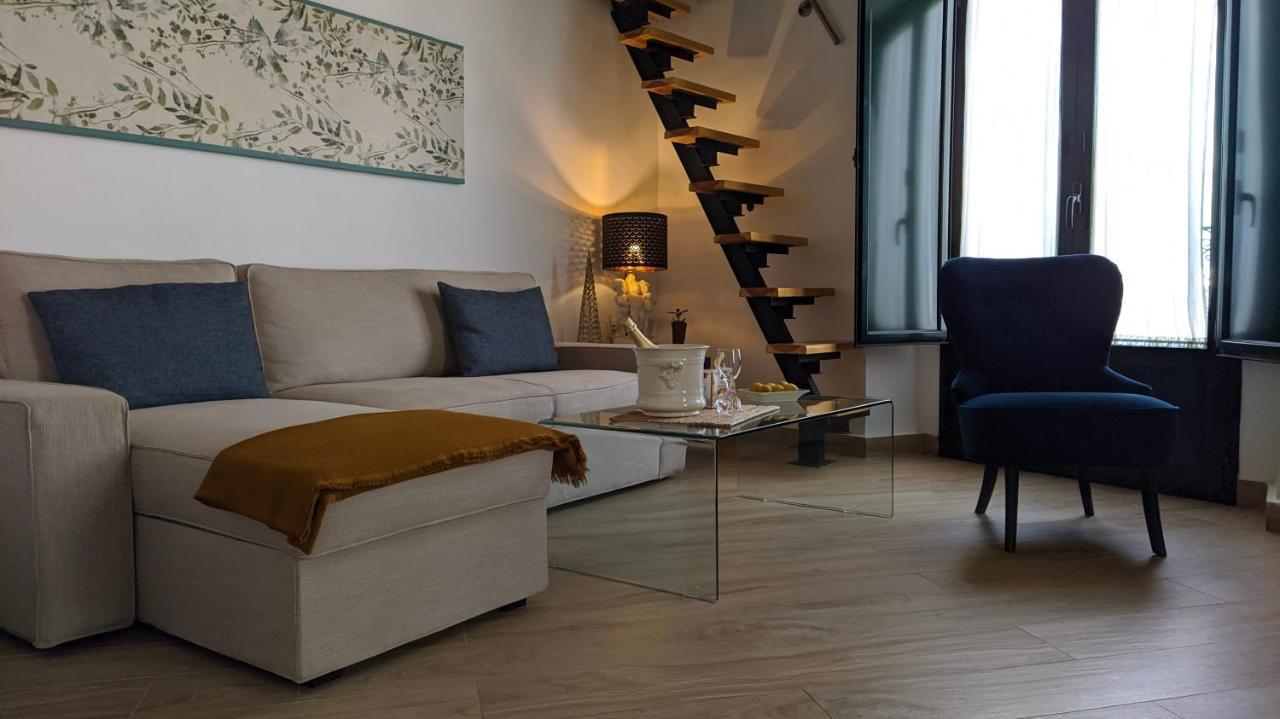 Casa Mora Triana Sevilla