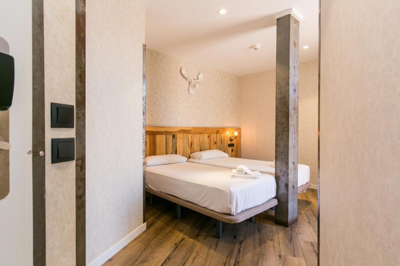 Black Swan Hostal