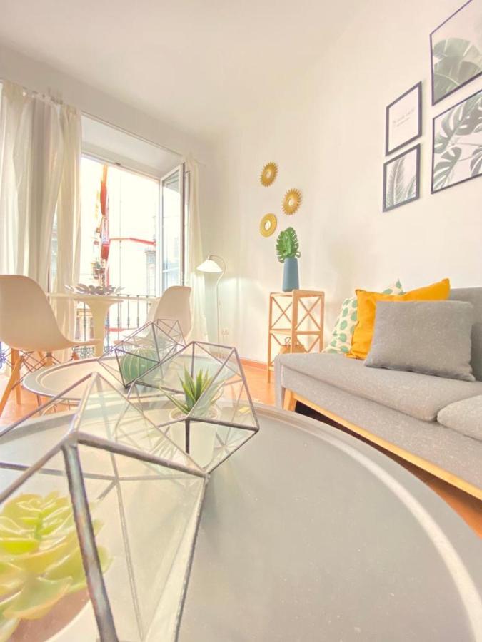 Superb In Downtown Of ,parking Optional, !! Apartment *