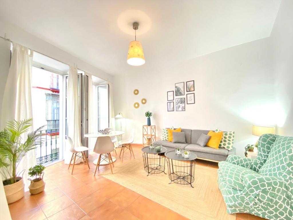 Superb In Downtown Of ,parking Optional, !! Apartment Seville