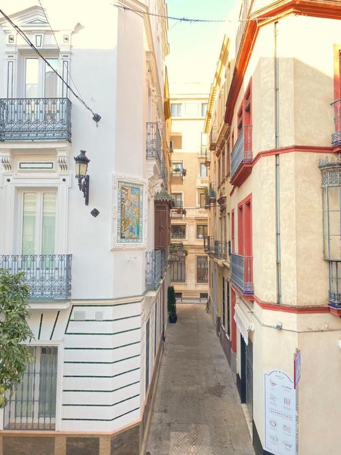 Superb In Downtown Of ,parking Optional, !! * Seville