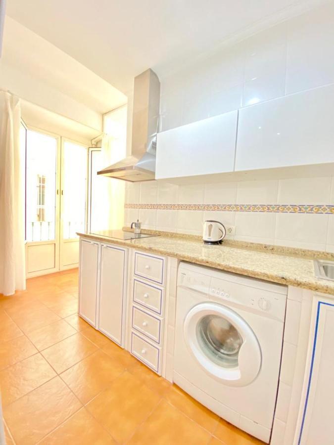 Superb In Downtown Of ,parking Optional, !! * Seville