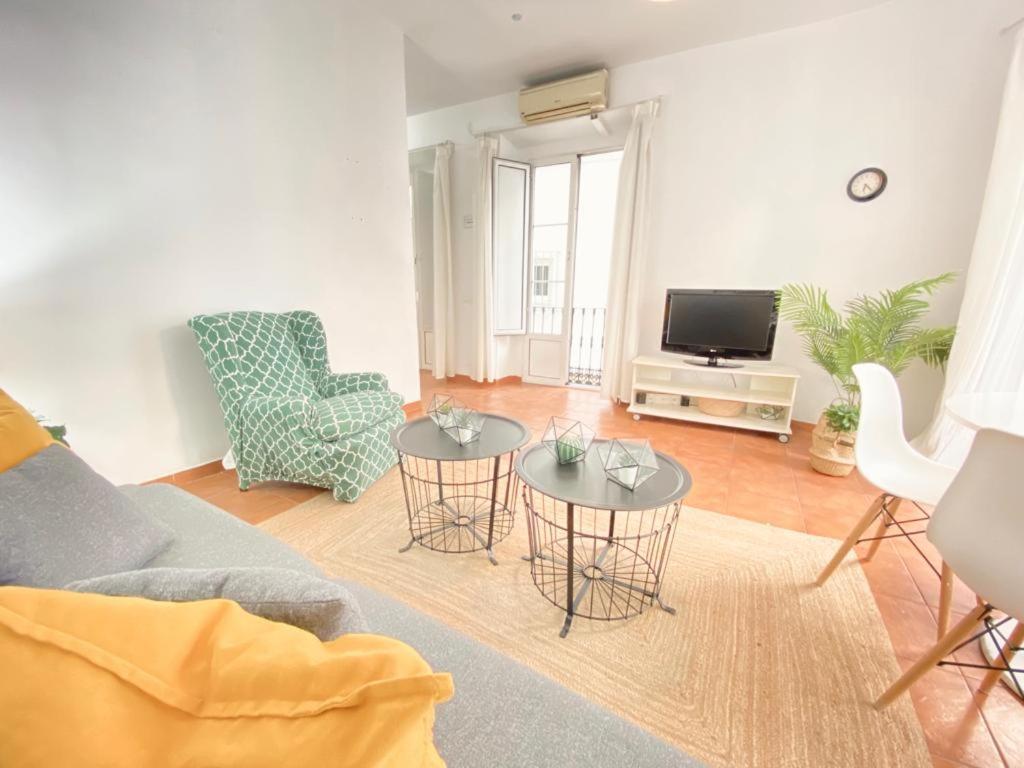 Superb In Downtown Of ,parking Optional, !! Apartment