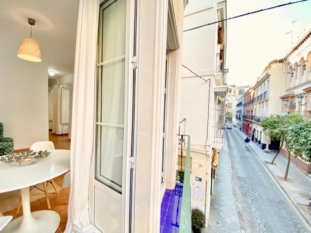 Superb In Downtown Of ,parking Optional, !! Seville