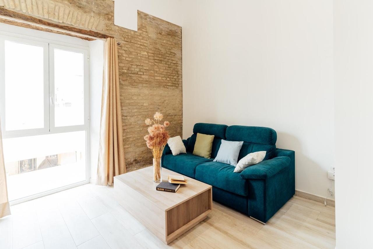 Mintystay - Penthouse Feria Apartment Seville