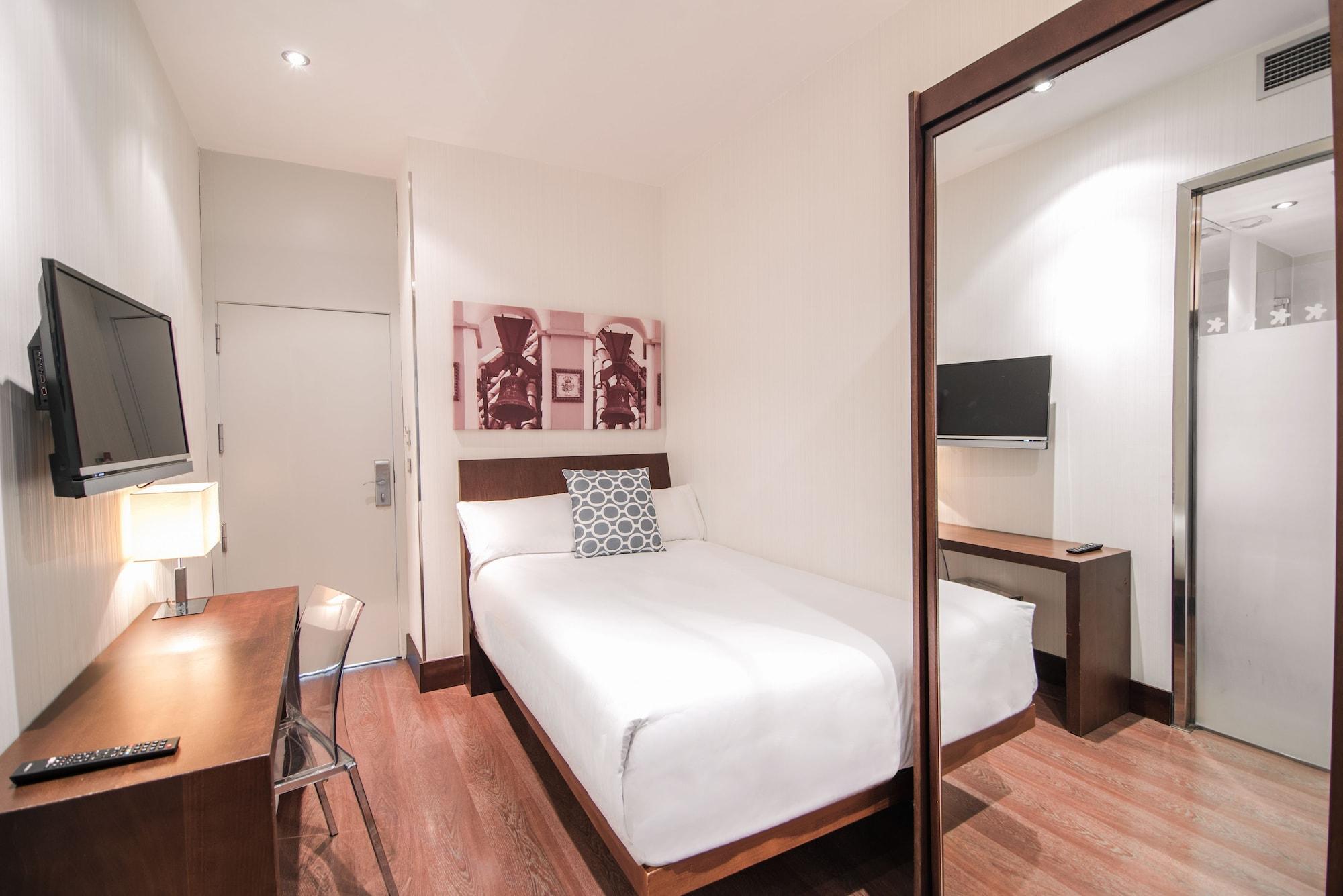 Petit Palace Marques Santa Ana Hotel 4*
