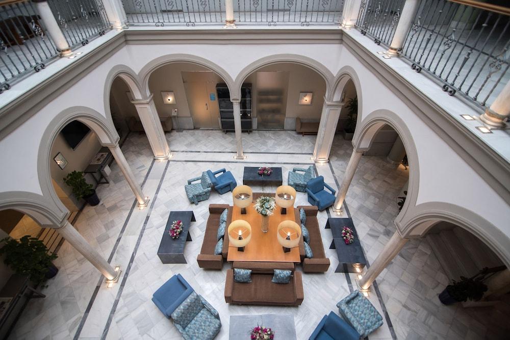 Petit Palace Marques Santa Ana 4*