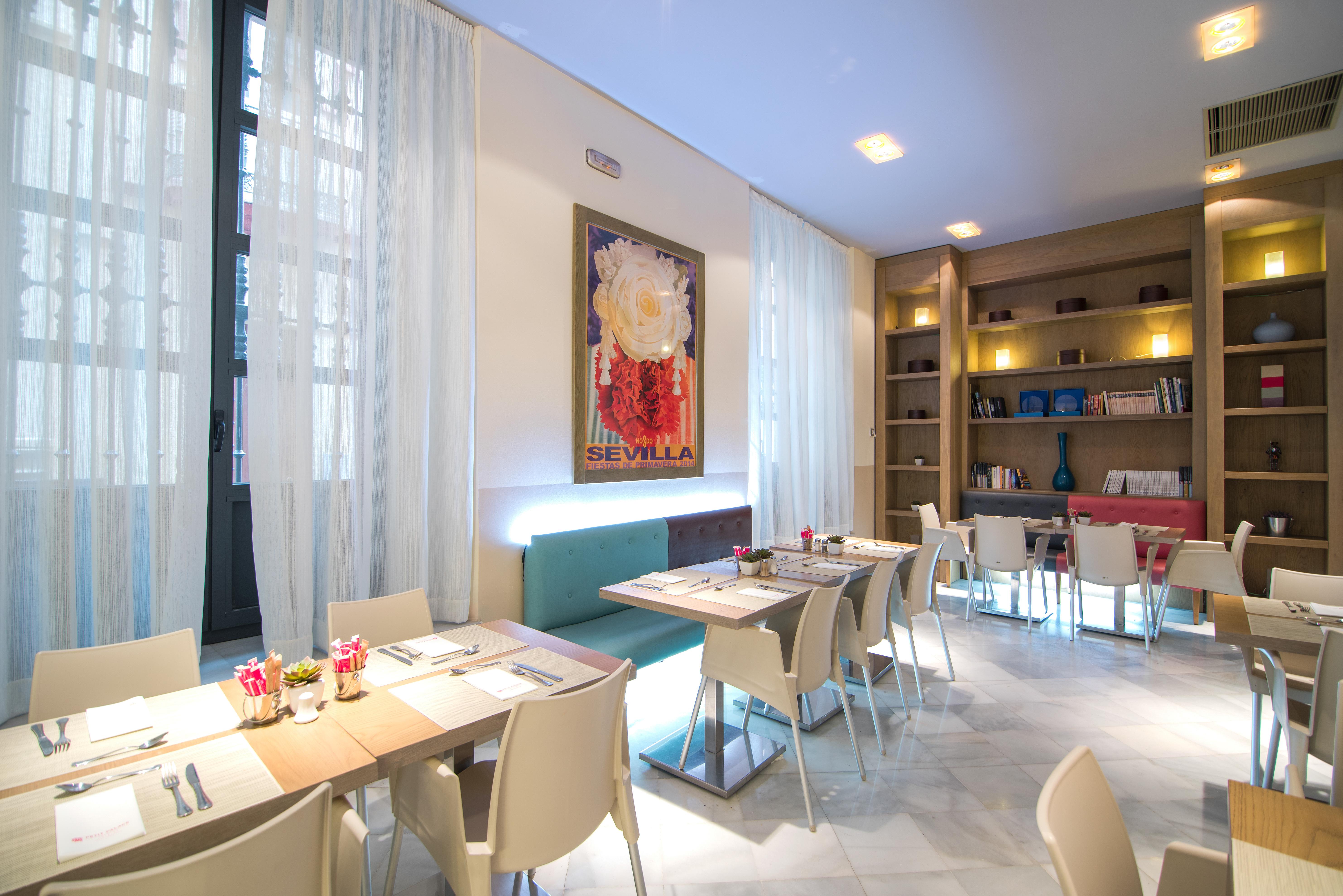 Hotel Petit Palace Marques Santa Ana 4*