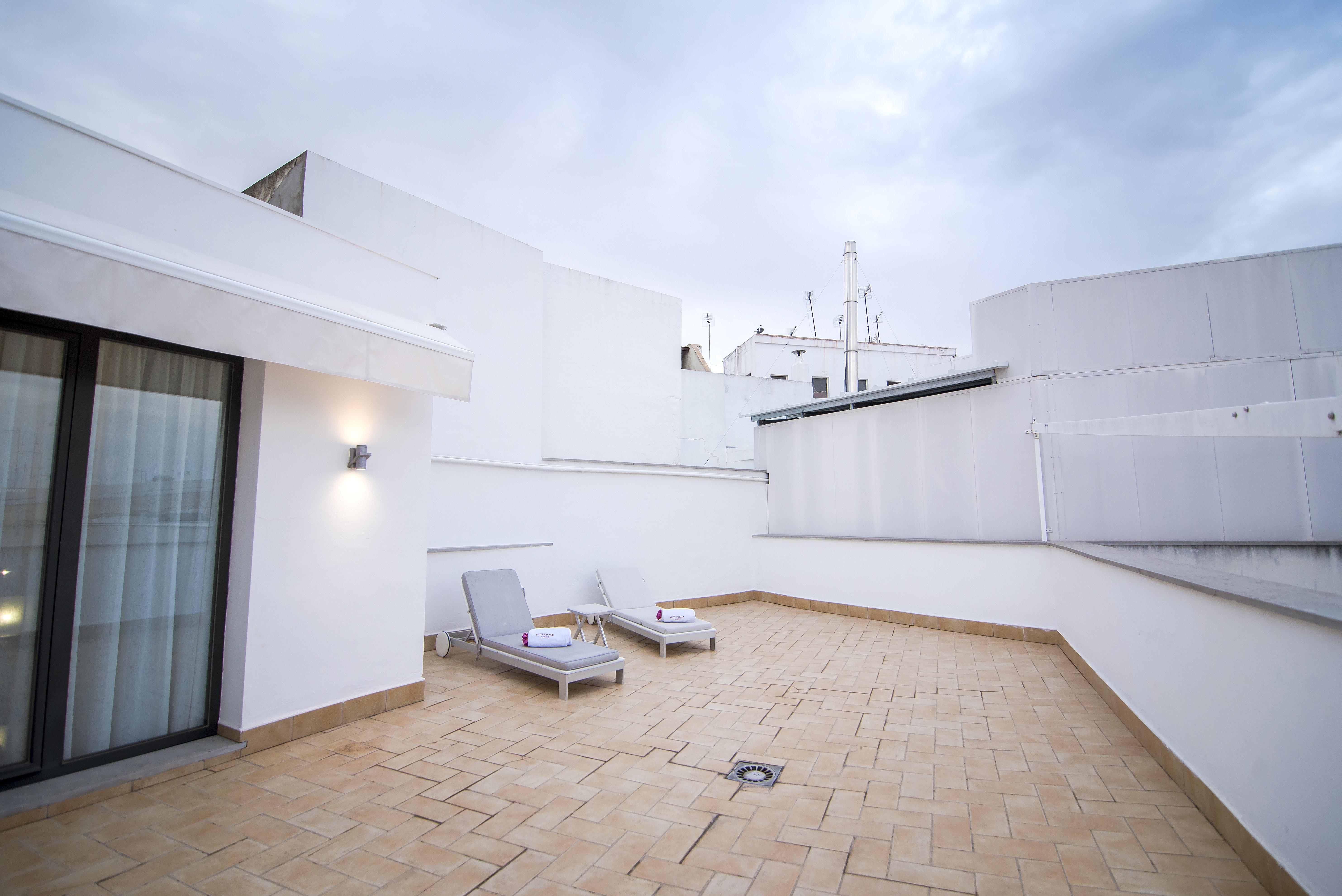 Hotel Petit Palace Marques Santa Ana 4*