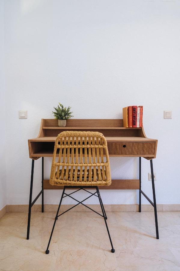 Lirio - Private Parking Included Apartment Seville