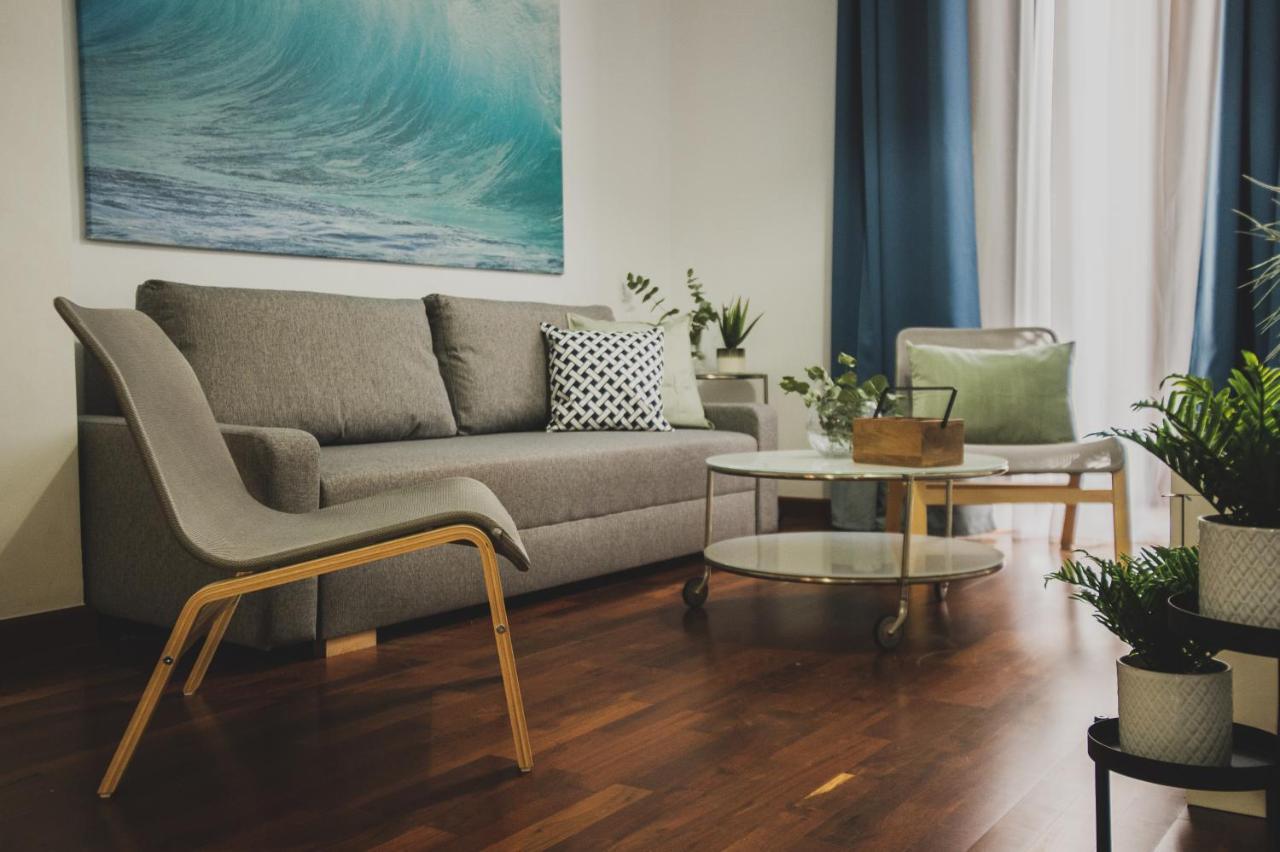 Apartamento Azz Torre De La Plata Sevilla