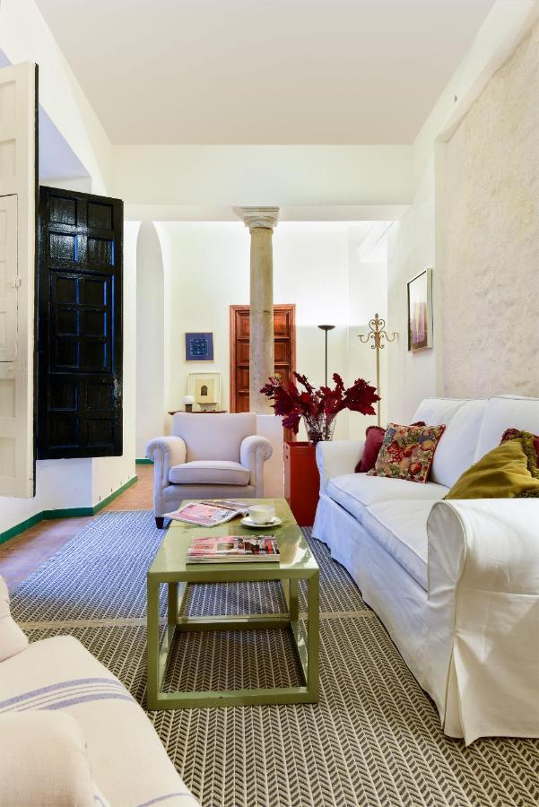 Genteel Corral Del Rey