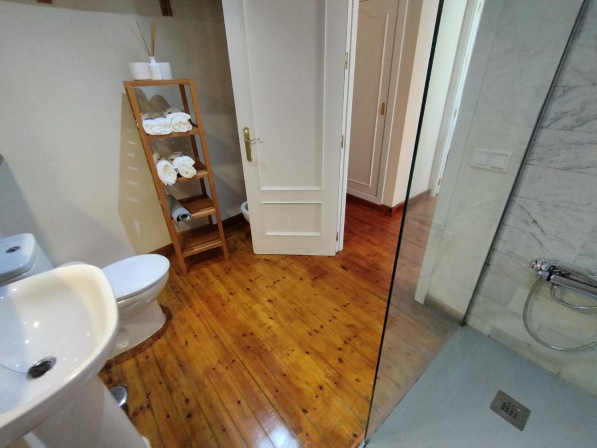 Cathedral Apartment *
