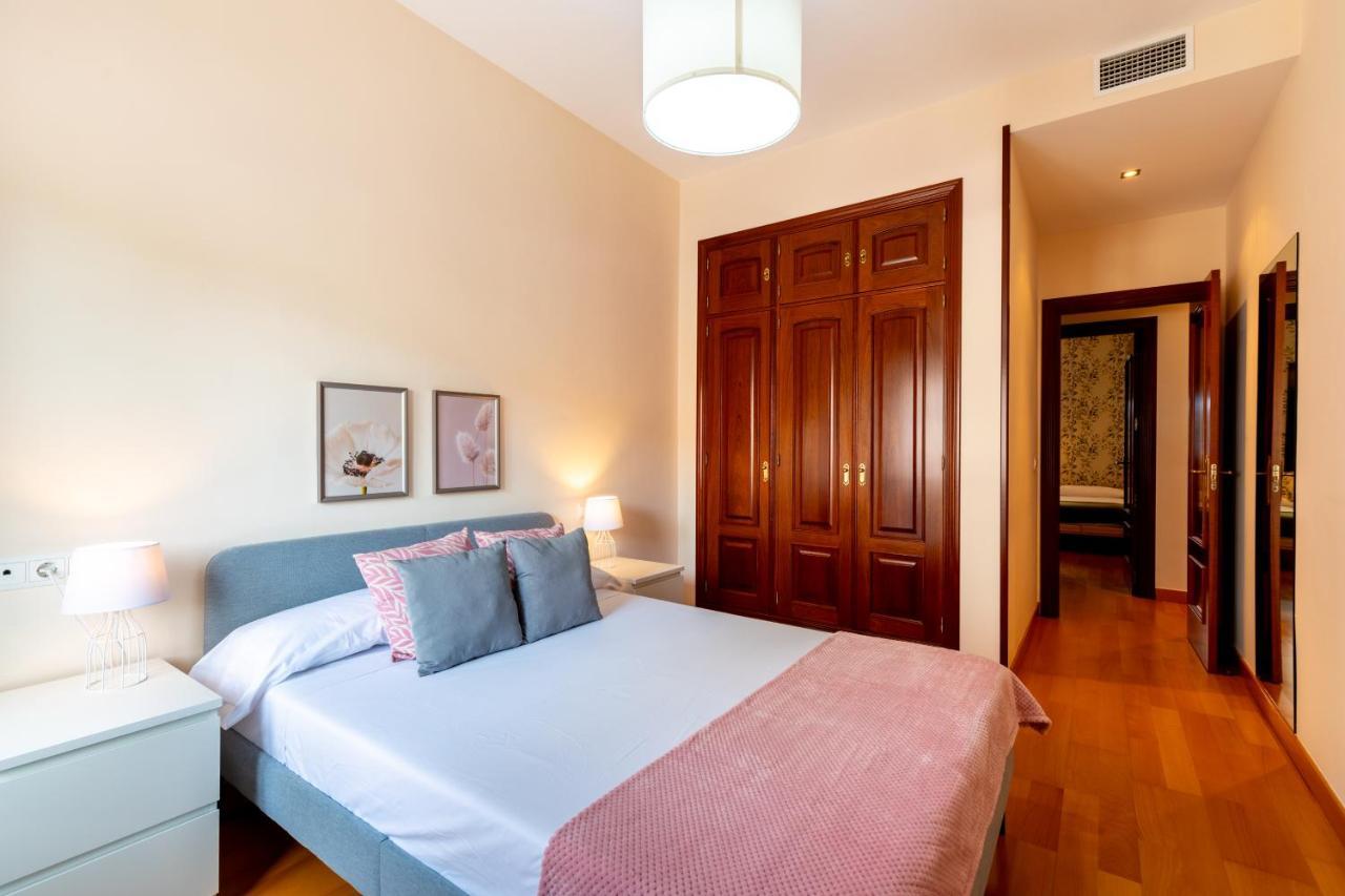 Center Of Seville! Luxury In Sevillian Manor House! Apartamento *