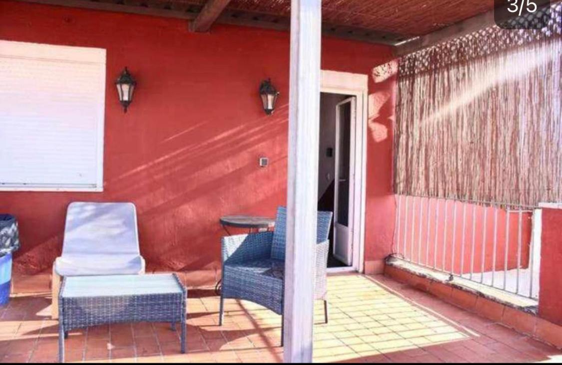 Room, View To The * Sevilla