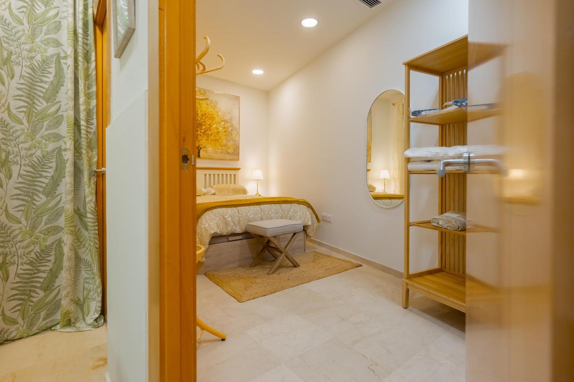Fantastico 2h+1b Plaza Del Museo Apartment