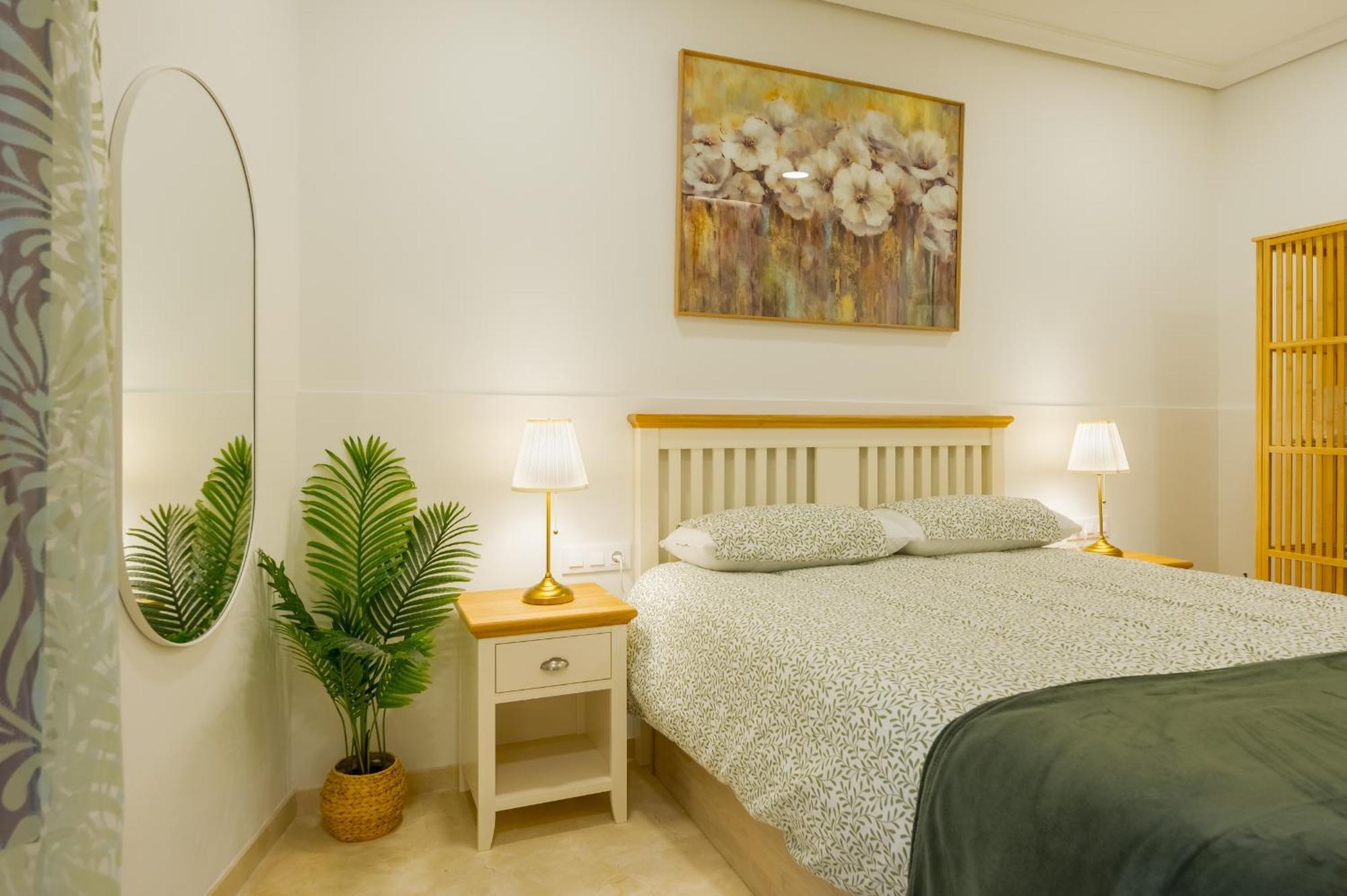 Fantastico 2h+1b Plaza Del Museo Apartment