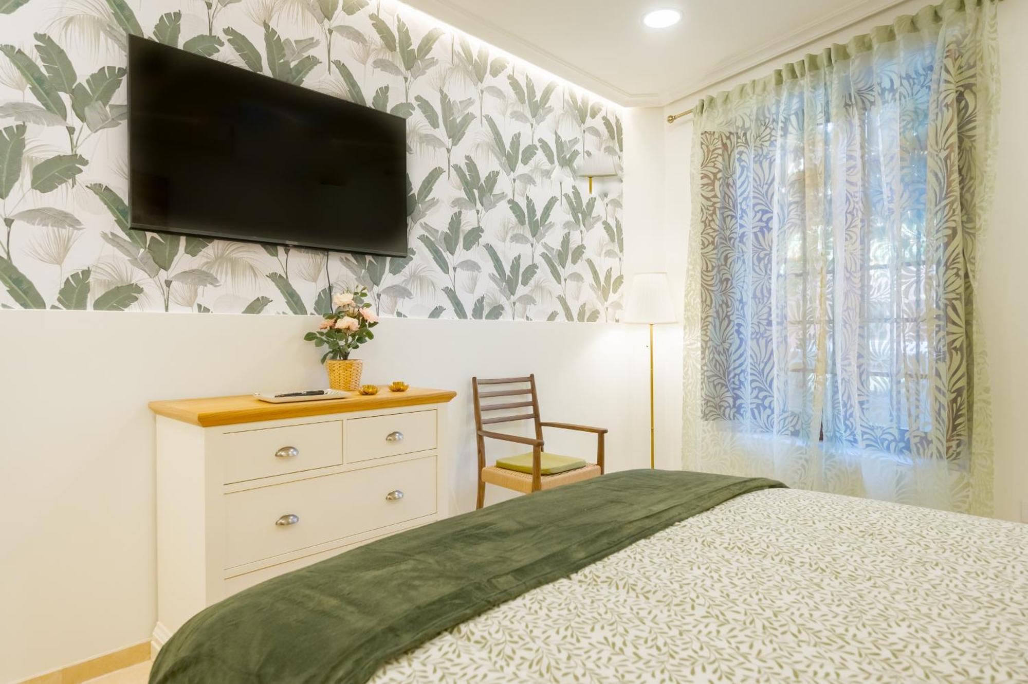 Fantastico 2h+1b Plaza Del Museo Apartment *