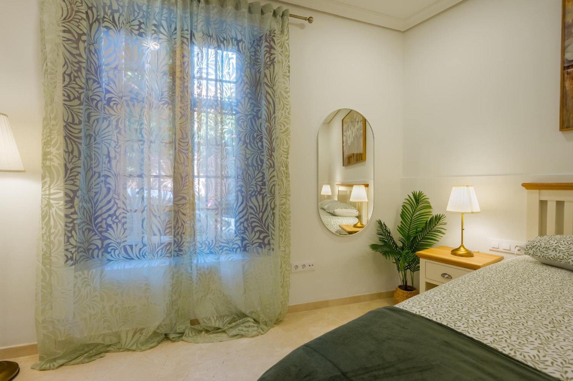 Apartment Fantastico 2h+1b Plaza Del Museo Seville