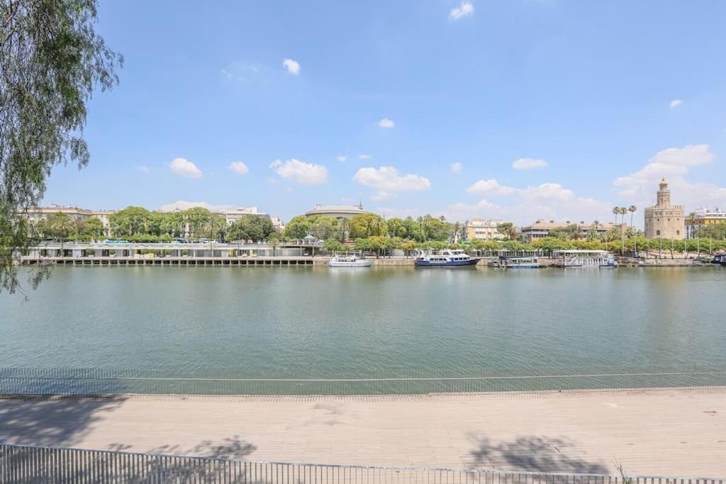 Riverwalk - Puente Triana Sevilla