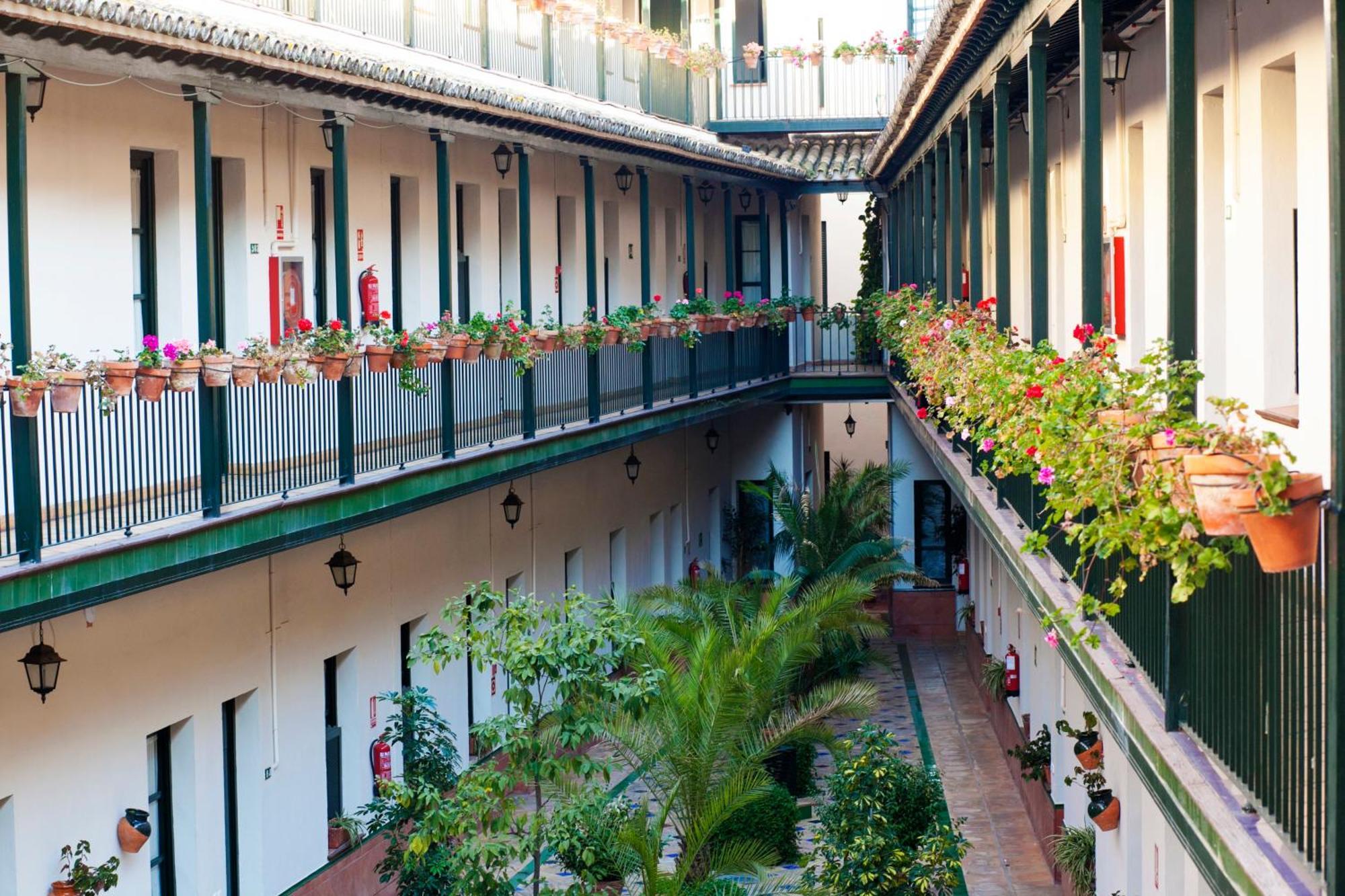 Alohamundi Lumbreras Iv * Seville