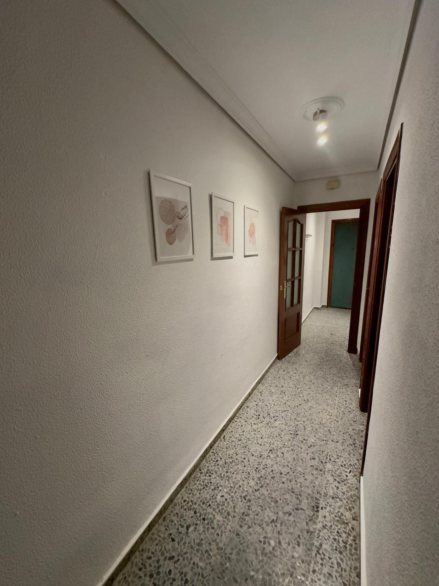 En Apartment *