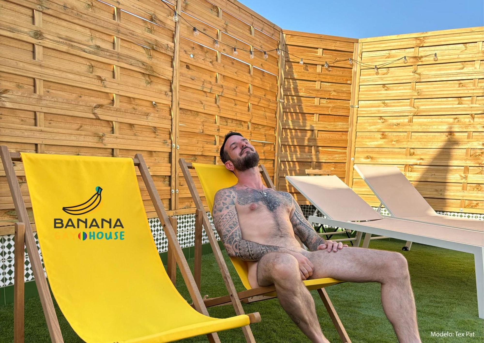 Banana Gay House - Only Men