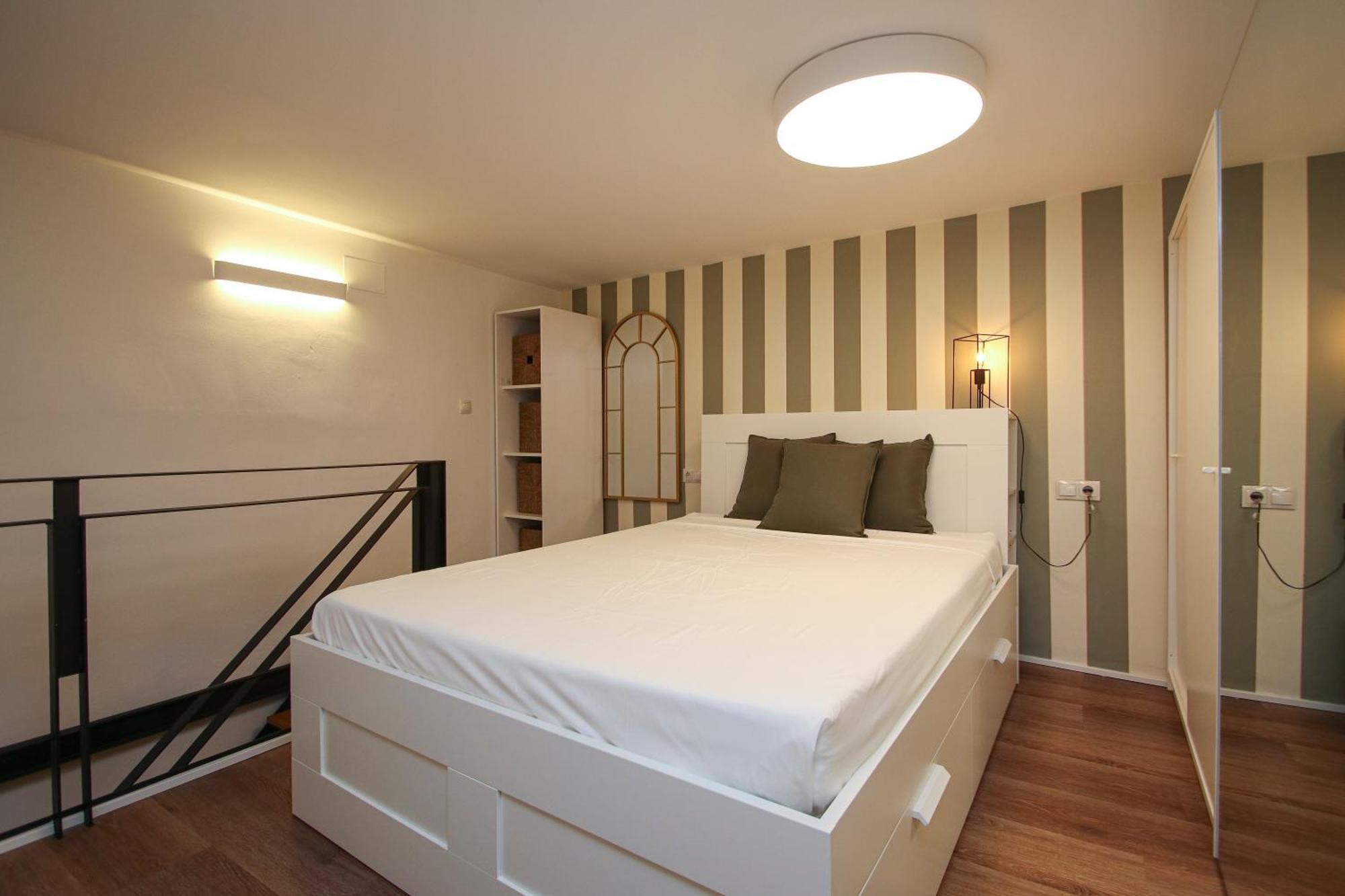 New! Luxurious & Chic Duplex Next To The Cathedral Apartamento *
