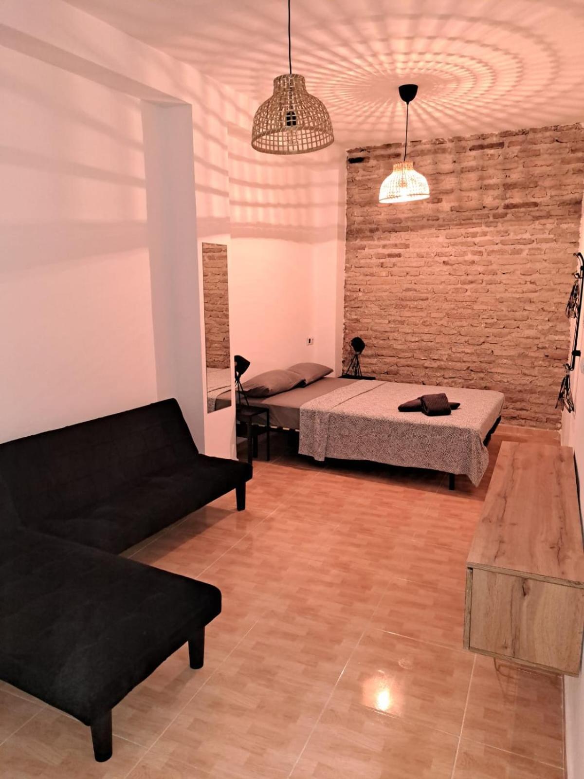 Liam In Centric Hostal Sevilla