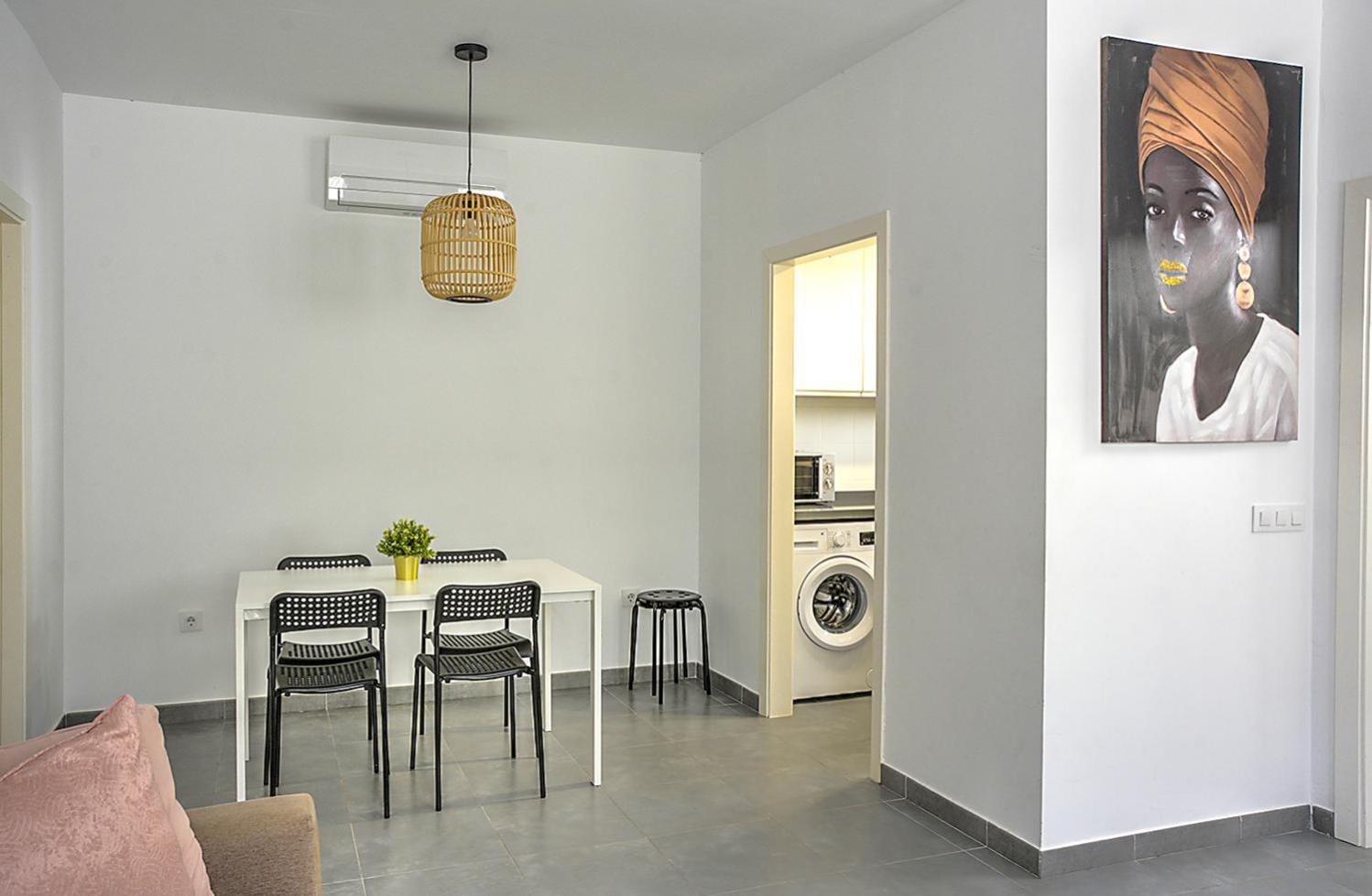 Plaza Espana Familiar Apartment