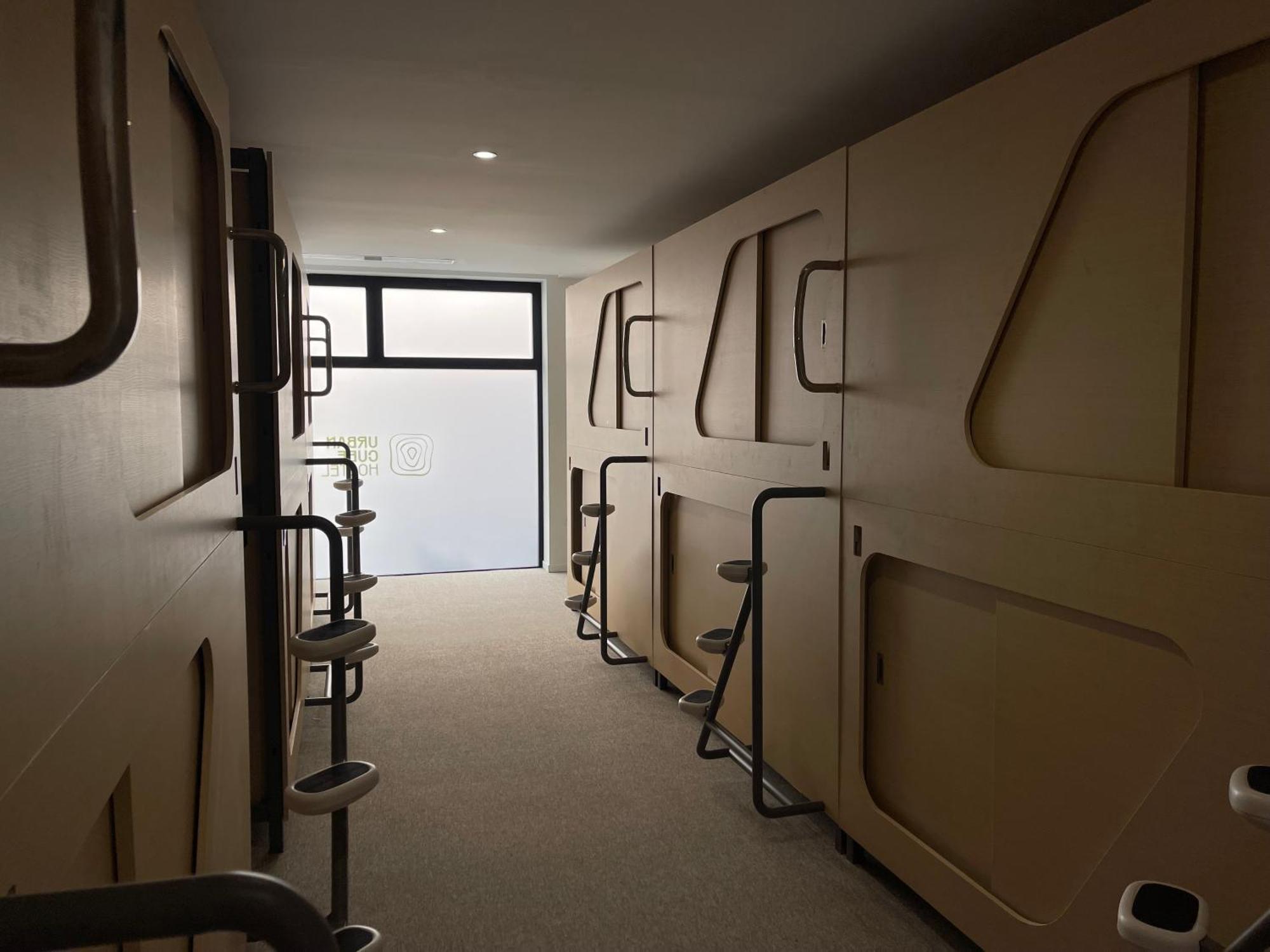 Capsule hotel Urban Cube