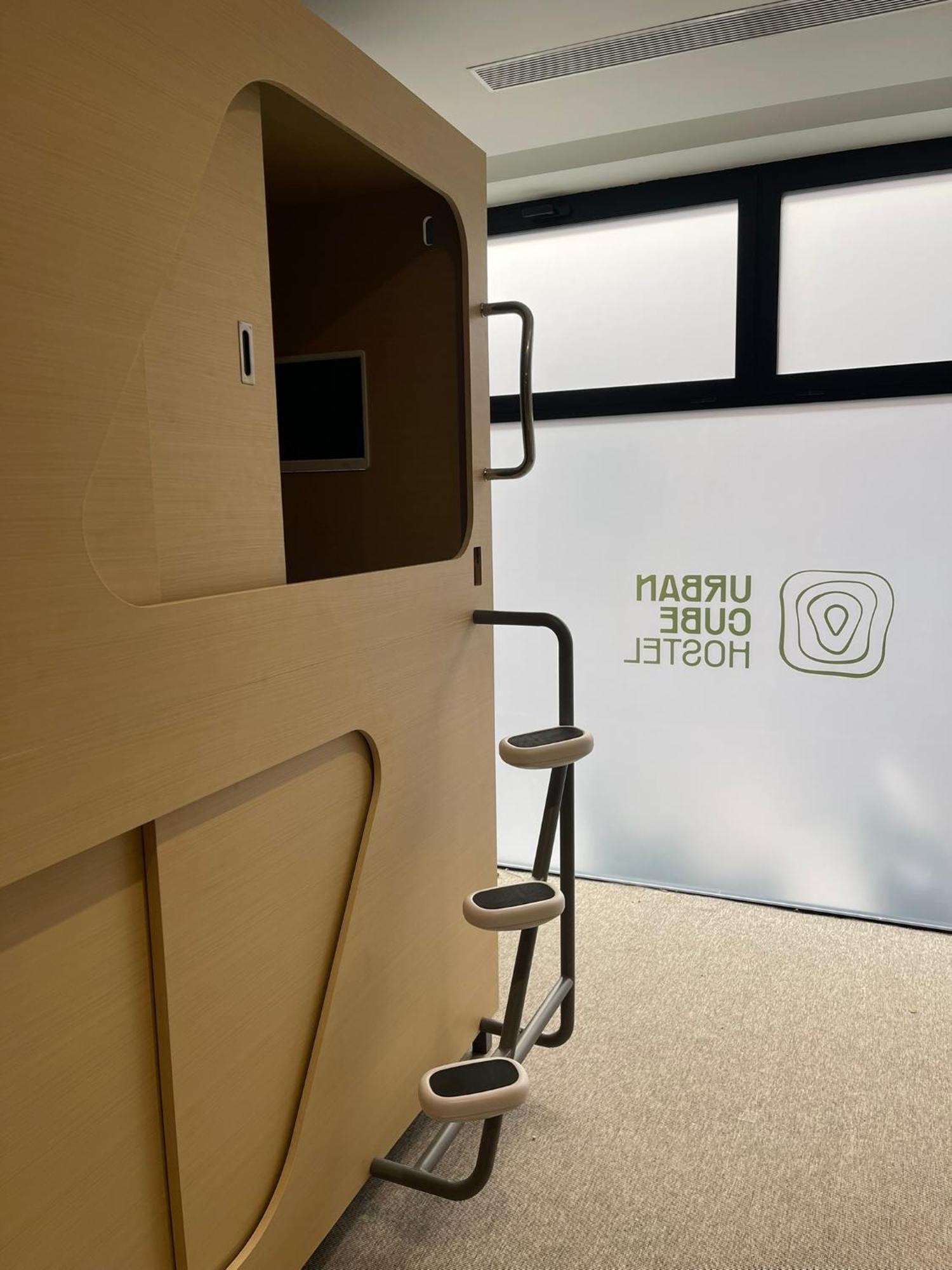 Urban Cube Capsule hotel *