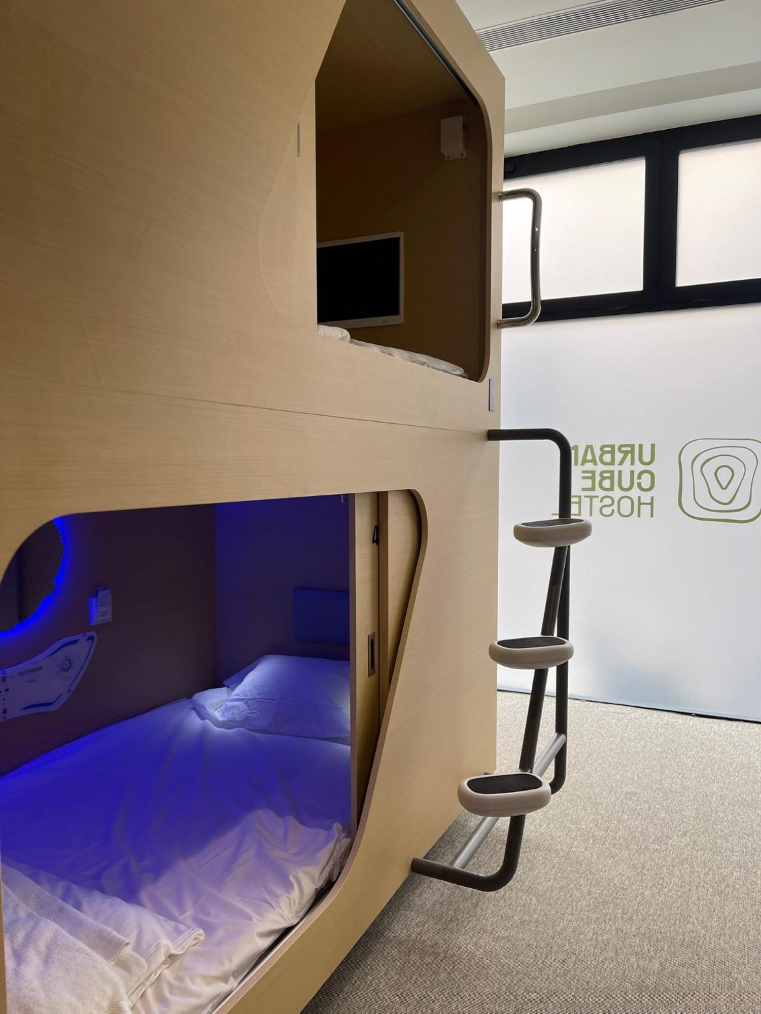 Urban Cube Capsule hotel *