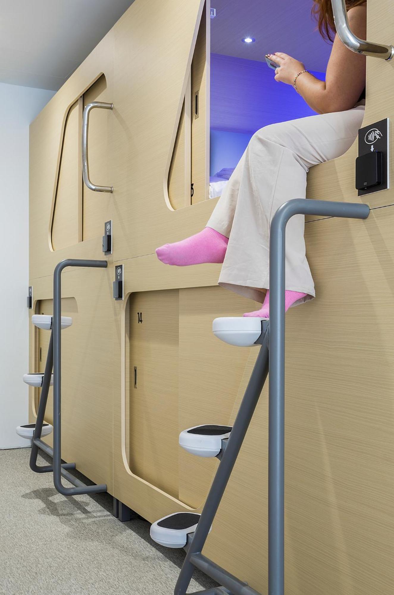 Capsule hotel Urban Cube *
