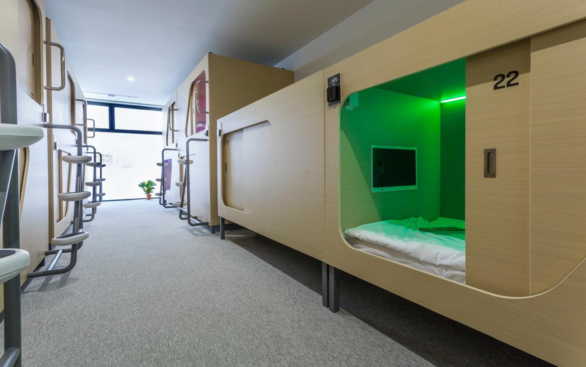 Capsule hotel Urban Cube