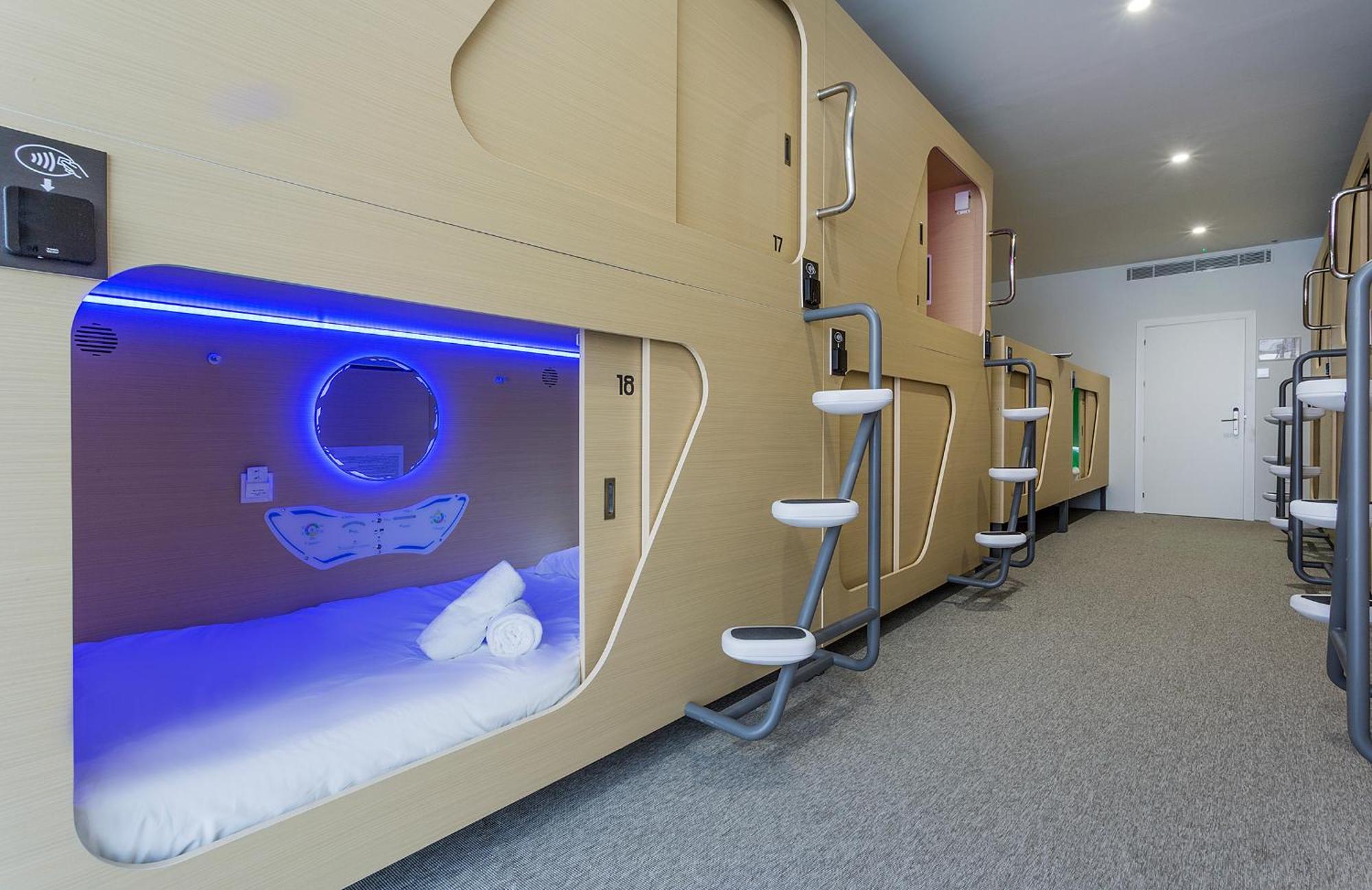 Capsule hotel Urban Cube Seville
