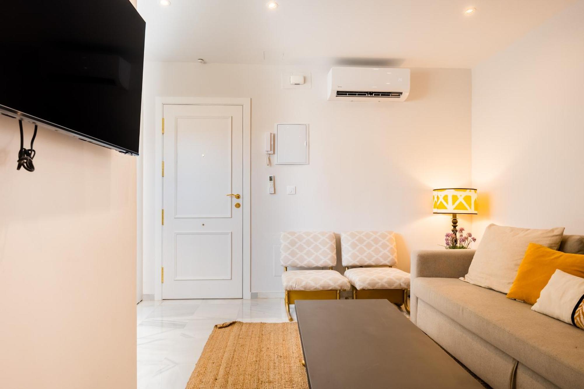 Reformed And Comfy- 2bd 2bth- Arenal Apartment Seville